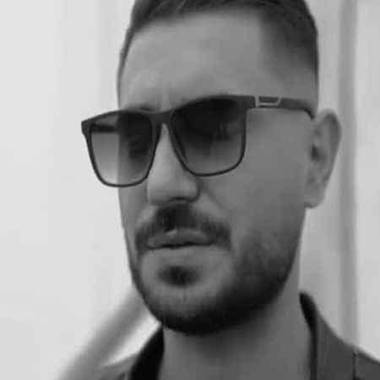 دانلود آهنگ پای هرچی وایسادم شرمنده پاهام شدم حسین پارسا
