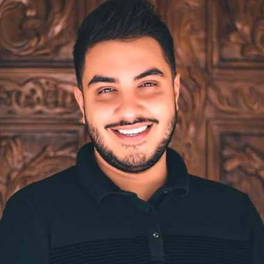 دانلود آهنگ بزار همه دنیا بدونه از تو فقط هست یه دونه آرون افشار