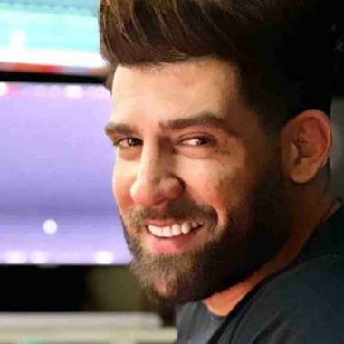 دانلود آهنگ سیاه نکن هی با اشکات منو بازی در نیار رو مغزم نرو محمد محرمی