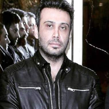 دانلود آهنگ جهان دیوونه ای بی دردسر میخواست من بودم محسن چاوشی