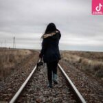 دانلود آهنگ مرجان تنها / بی تو غریبه گشتم ، با همه سرگذشتم