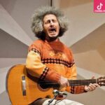 دانلود آهنگ محسن نامجو الکی (اجرای زنده)