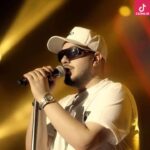 دانلود آهنگ آرون افشار ثانیه وار (اجرای زنده کنسرت) دانلود آهنگ آرون افشار ثانیه وار (اجرای زنده کنسرت)