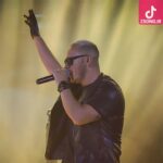 دانلود آهنگ اشوان غرق گریه (ورژن اجرای زنده) دانلود آهنگ اشوان غرق گریه (ورژن اجرای زنده)