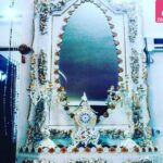 دانلود آهنگ شکیلا آینه دنیا (تو به آینه نه آینه به تو خیره شده است تو اگر خنده کنی او به تو خواهد خندید)