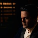 دانلود آهنگ عماد طالب زاده آغوش / در آغوشت بگیر تنهاییم را که غریبم که بی آغوش تو از خنده هایم بی نسیبم