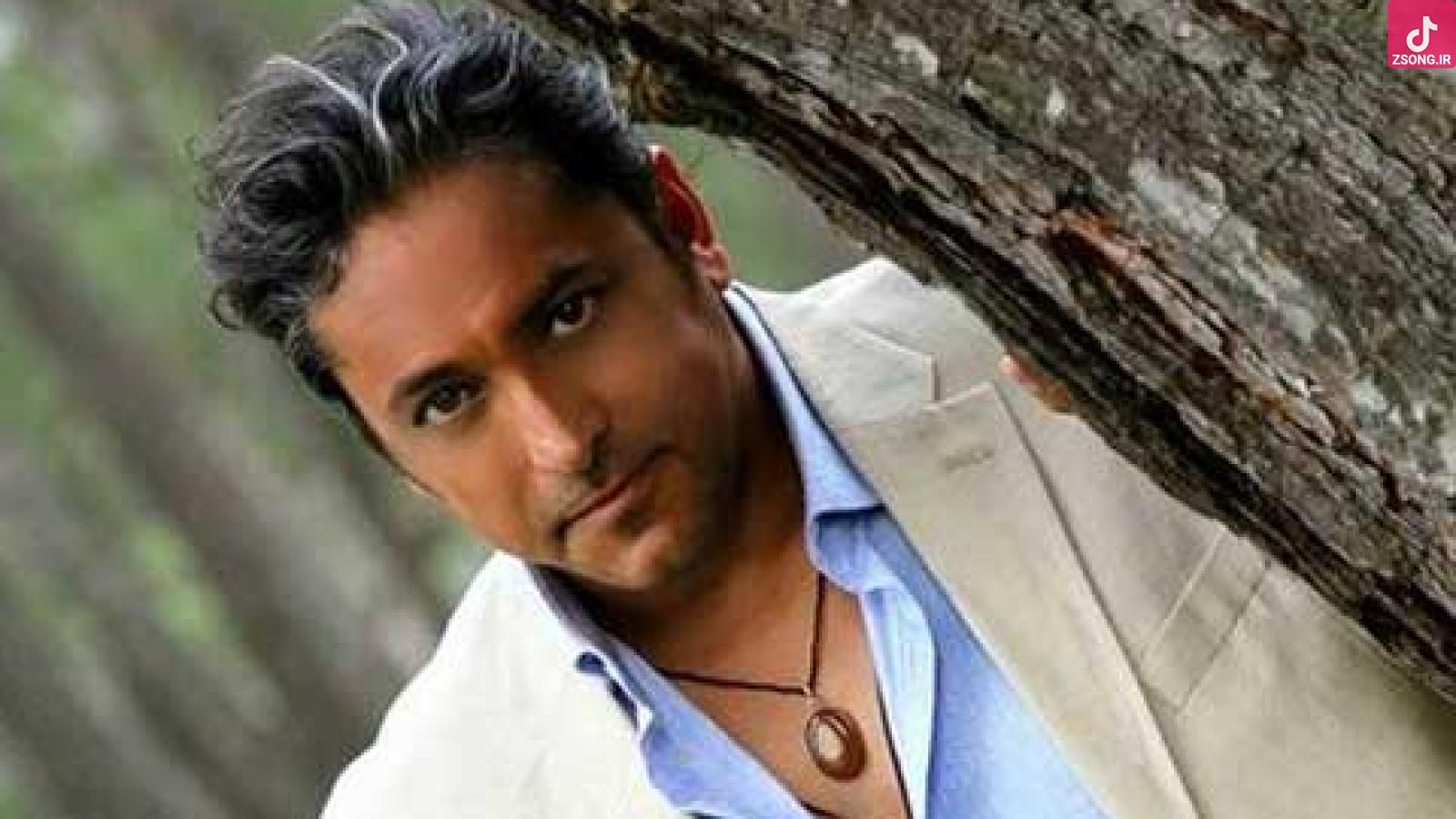 دانلود آهنگ سیاوش شمس چیکه چیکه قطره قطره من آب می شم می ریزم