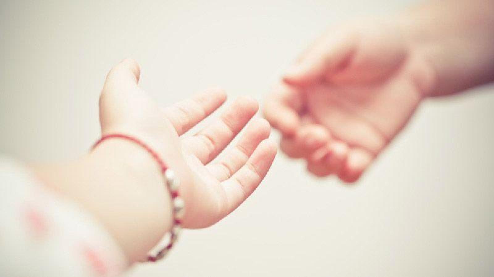 دانلود آهنگ هایده بخشش / اگرباغم ولی همسایه ی مرگ