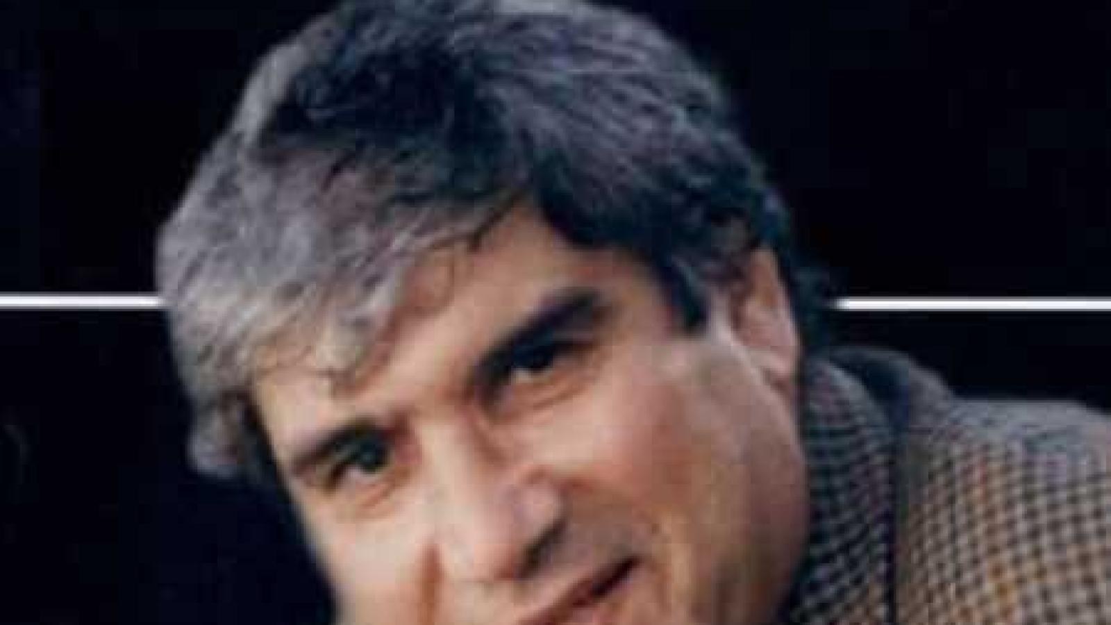 دانلود آهنگ آغاسی آوازه خوان / آوازه خون شهرم پشت و پناهم خداست تموم شعرای من قصه ی درد شماست