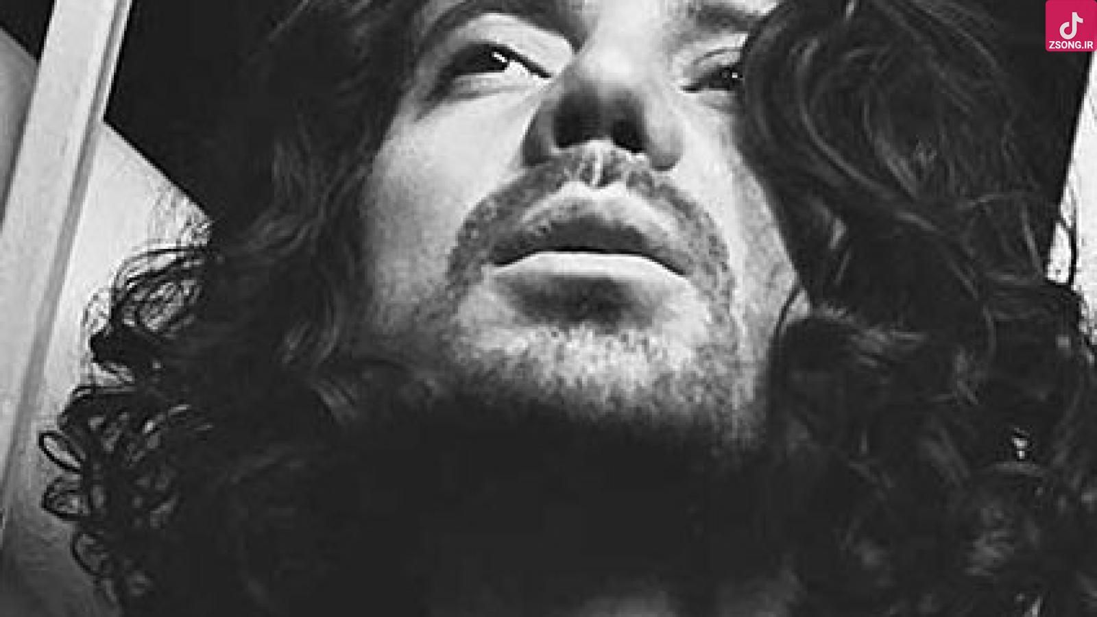 دانلود آهنگ امیر عباس گلاب امشب میخوام حسمو بگم از هیشکی نمیترسم