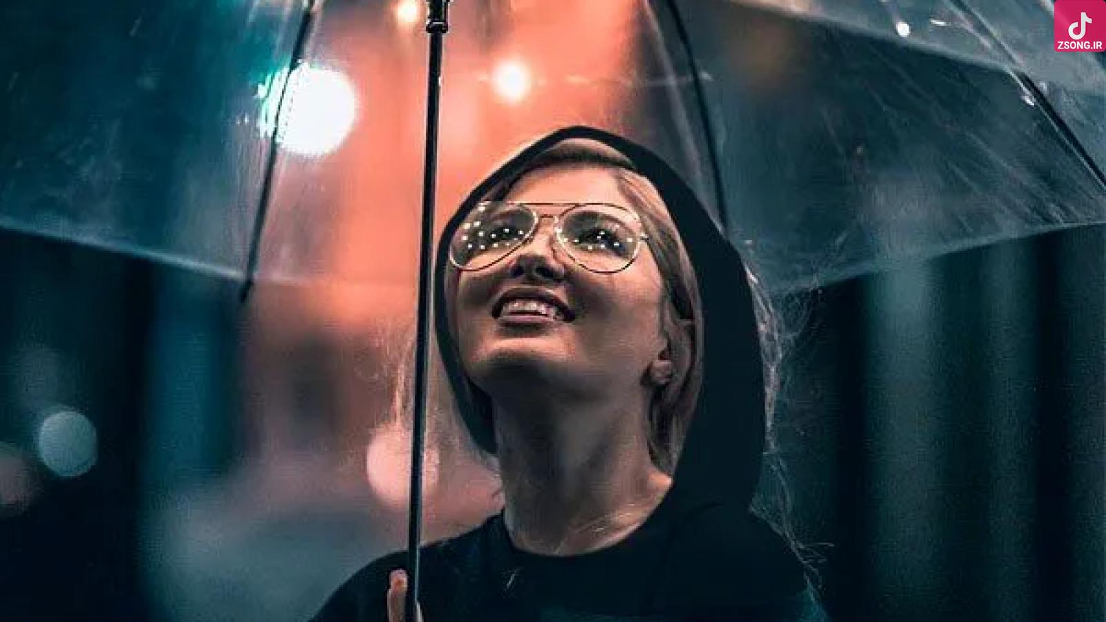 دانلود آهنگ دنیا دادرسان مغرور / خوبه آدم روی اشکال هاش یکمی کار کنه