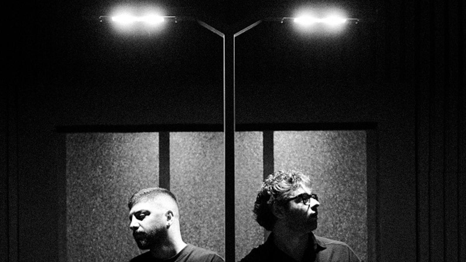 دانلود آهنگ گروه ایهام بزن تبر به جانم درخت دل دگر نایی ندارد