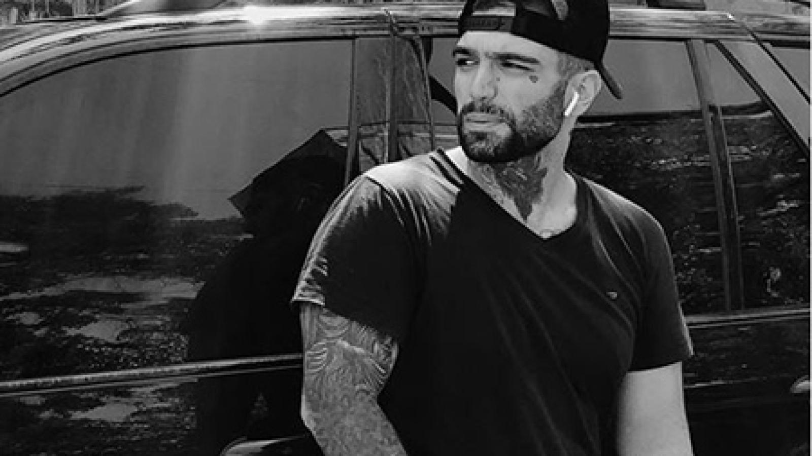 دانلود آهنگ حصین خط کشیدم دورم دورم خودم، خودم موندم و خودم کلاً