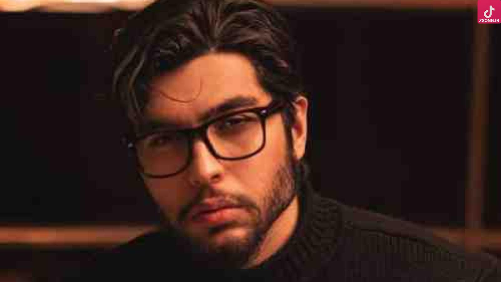 دانلود آهنگ کیارش به خاطر تو دور همه رو‌ خط زدم شدم عاشق تو