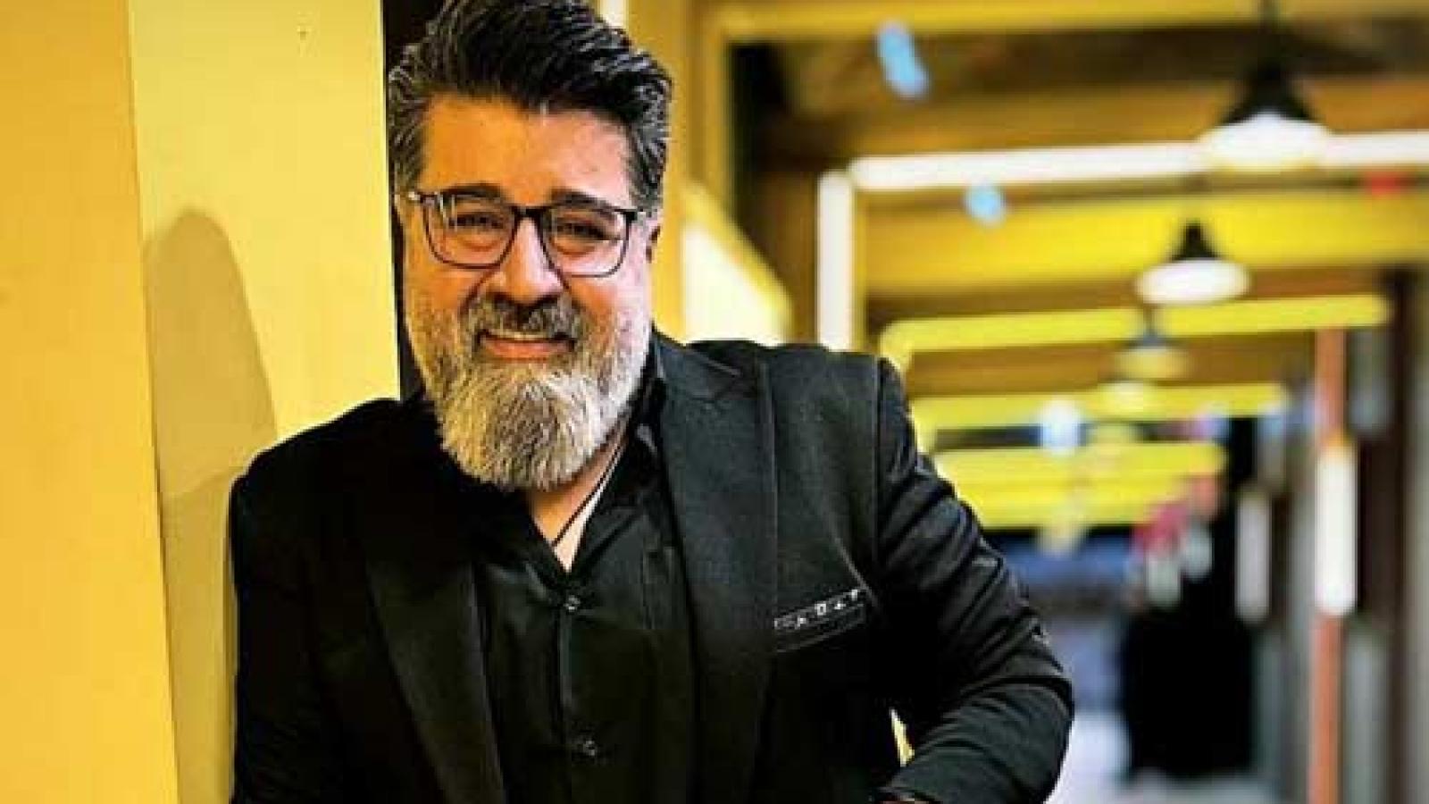 دانلود آهنگ مهدی یغمایی هر چی شد با هر کی عاشقم بمونو بهتر کن دنیارو