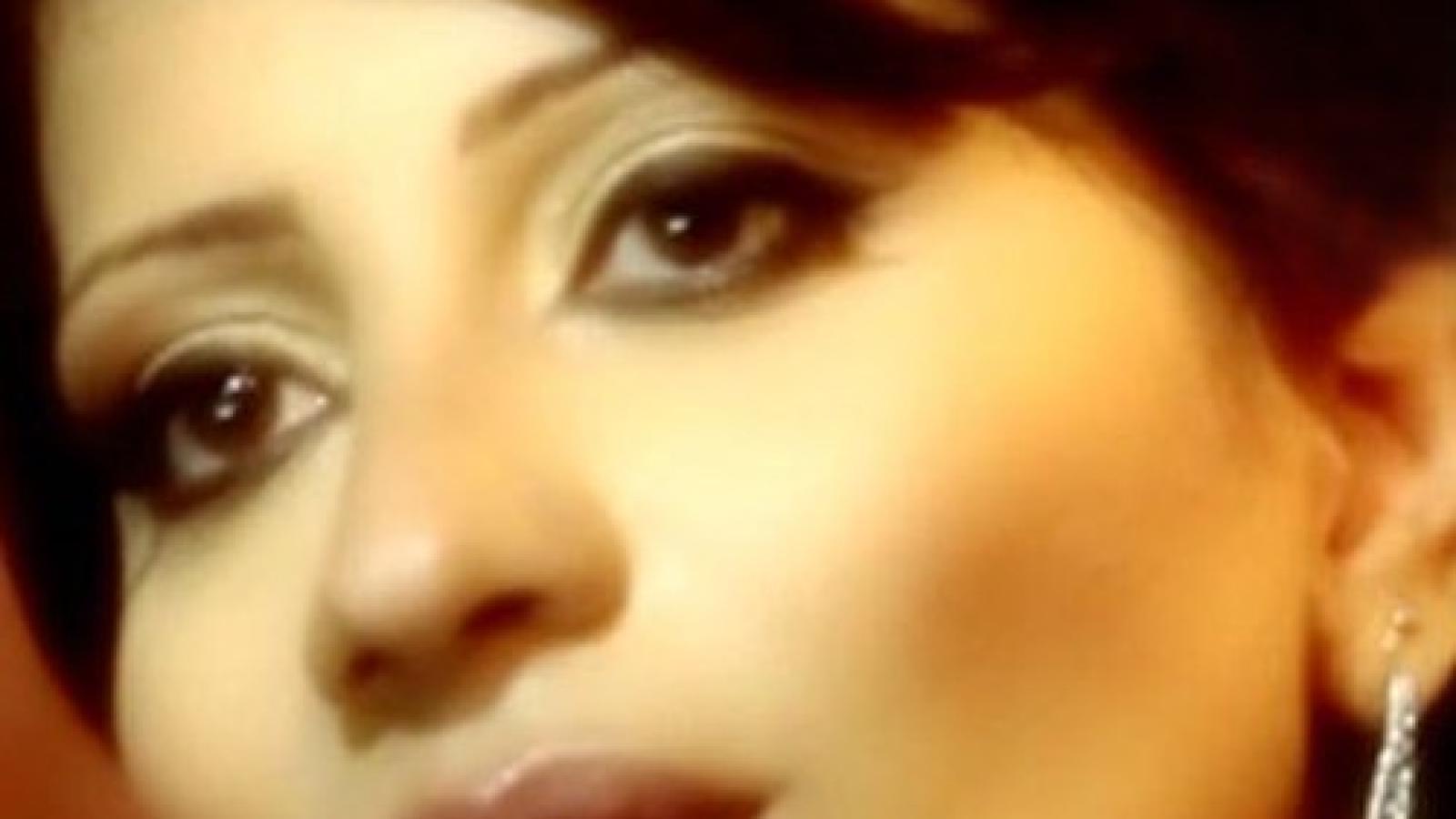 دانلود آهنگ مهرنوش لطفا کنارم باش / غیر از تو بیزارم لطفا کنارم باش