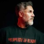 دانلود آهنگ مرتضی اشرفی چپ راست {چپ راست تو داری با چشات میبری ازم}