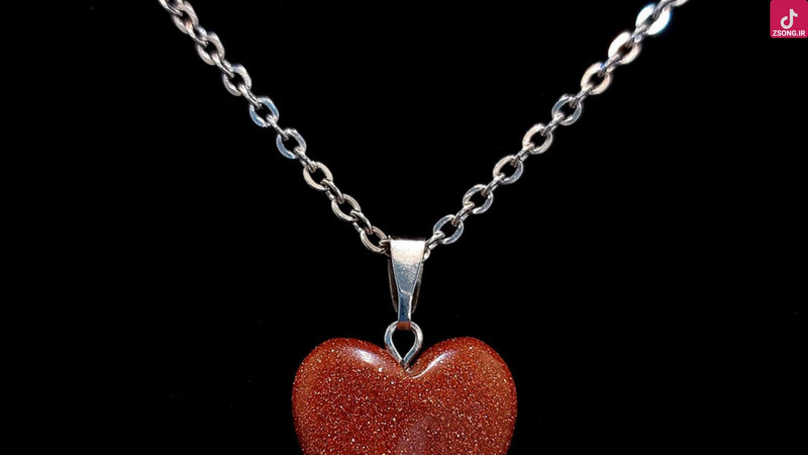 دانلود آهنگ سحر دل ربا / قفل میکنم روت به پیچ و تاب ابروت دلم رو ابراست وقتی میشینه پهلوت