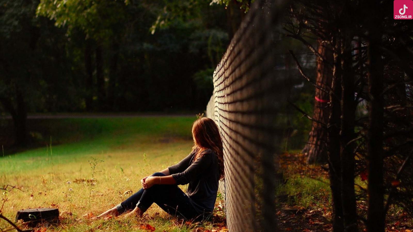 دانلود آهنگ هایده زمونه ای شده که کس وفا نداره شراب