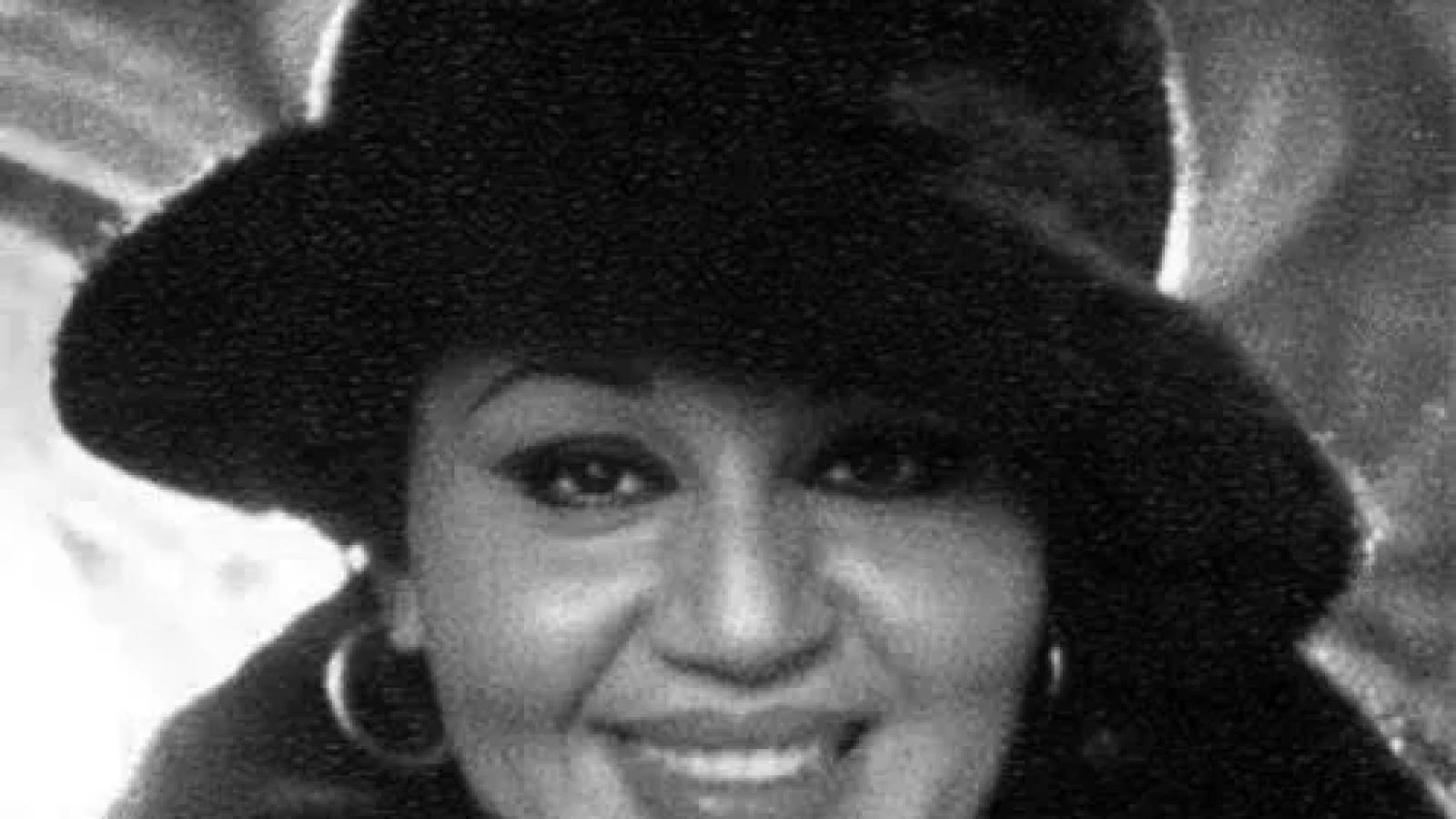 دانلود آهنگ هایده بهونه / ای قبله من خاک در خانه تو