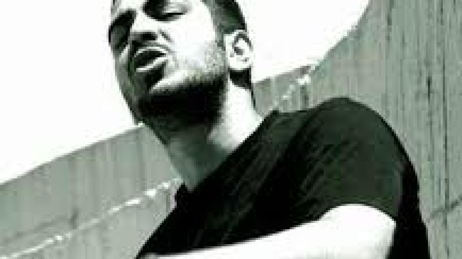 دانلود آهنگ بهرام اون آزاده {با کیفیت Mp3 320}