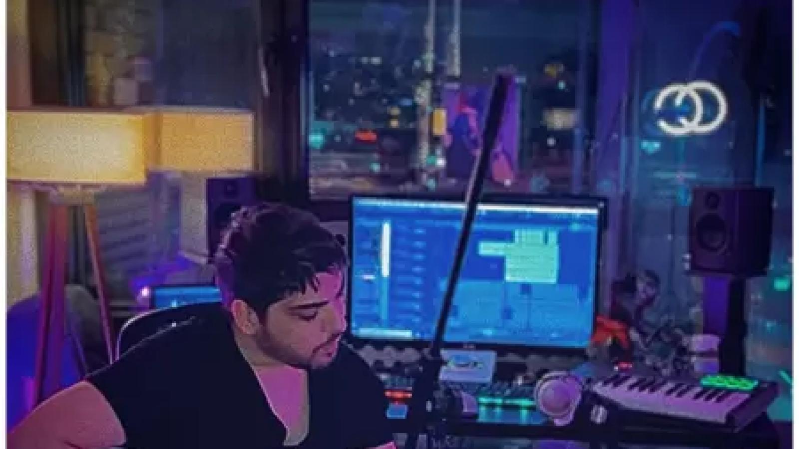 دانلود آهنگ رامین بی باک آغوش (یه آغوش دارم پر از مهربونی چقد دوس دارم کنارم بمونی)