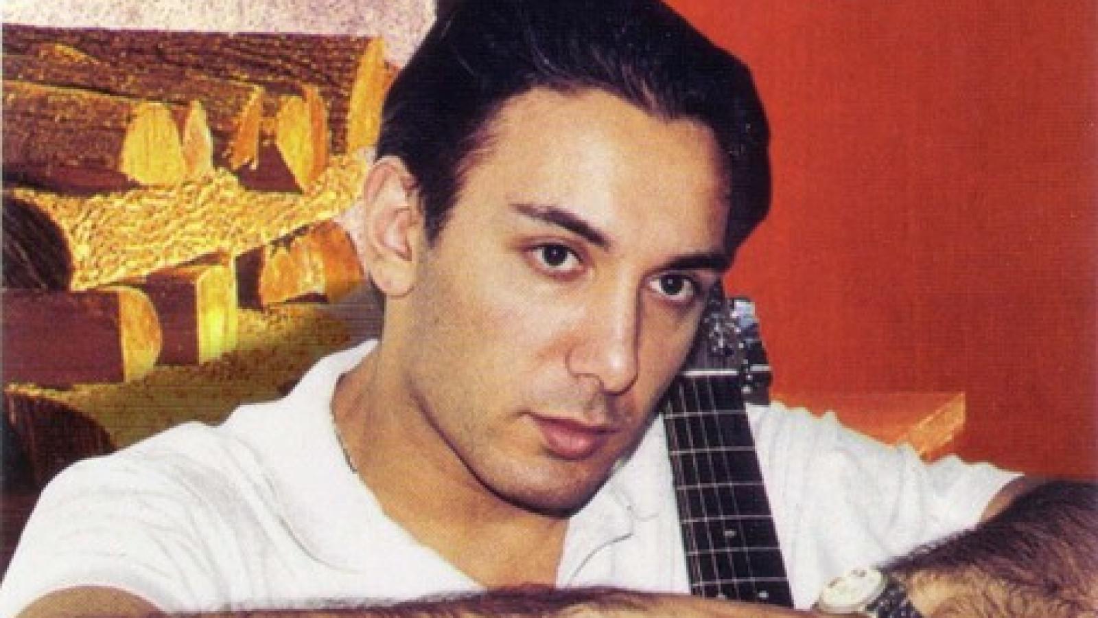 دانلود آهنگ شادمهر عقیلی علامت سوال / یه پنجره با یه قفس یه حنجره بی هم نفس