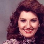 دانلود آهنگ فتانه فقط خدا می دونه / توو این دو روز دنیا آدم دلش می گیره اسیره غم که باشه توو آتیشش می میره