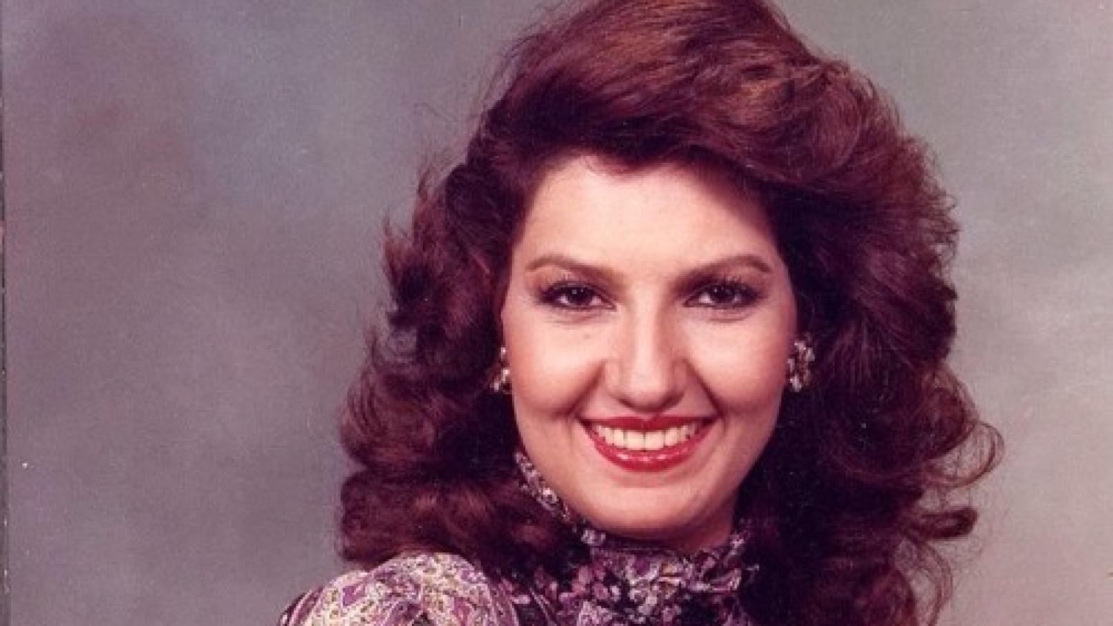 دانلود آهنگ فتانه فقط خدا می دونه / توو این دو روز دنیا آدم دلش می گیره اسیره غم که باشه توو آتیشش می میره