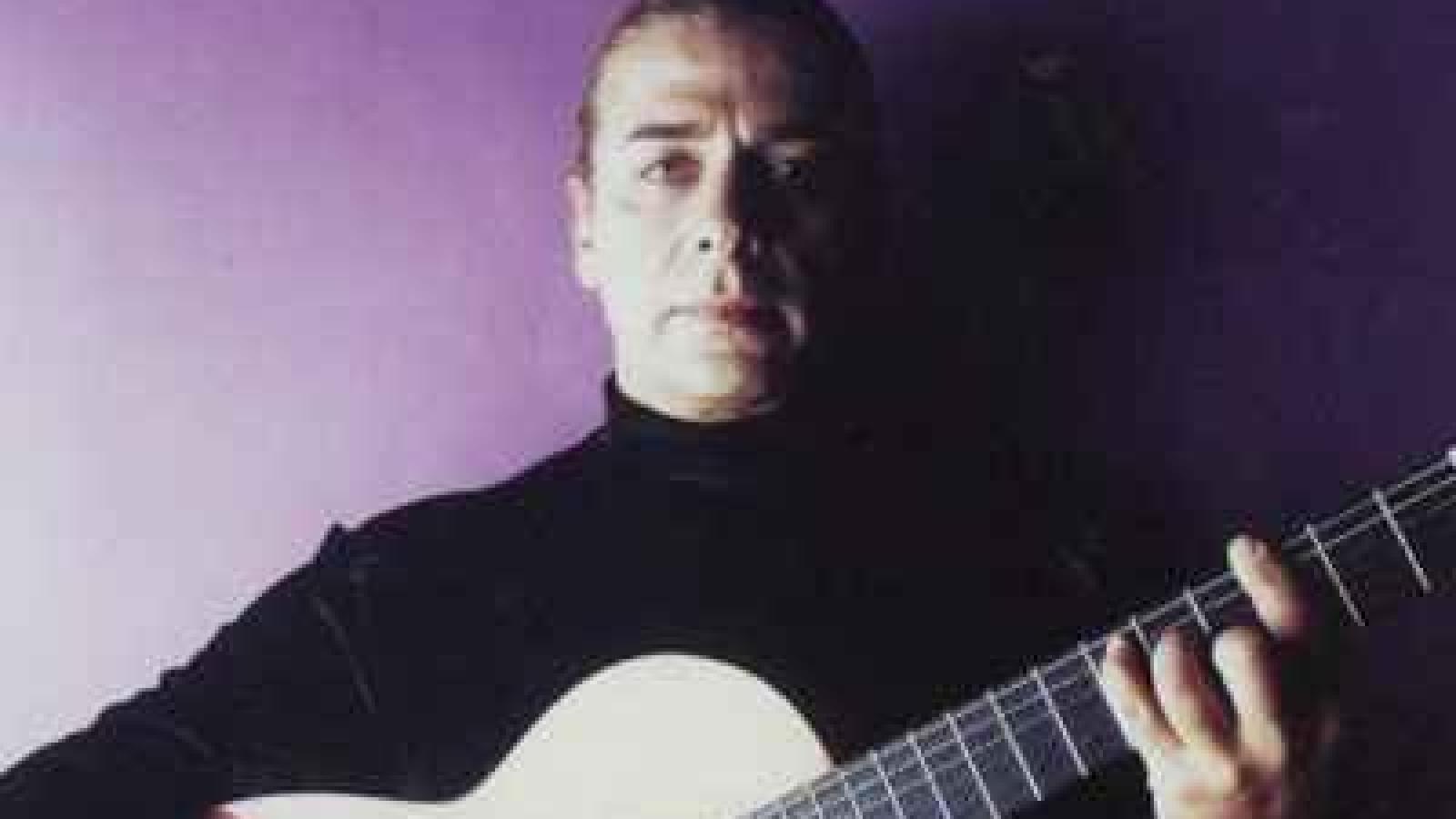 دانلود آهنگ احمدرضا نبی زاده نوار پاره / می گفتن که همه حرفا نوار یکی می گفت نوار که پا نداره