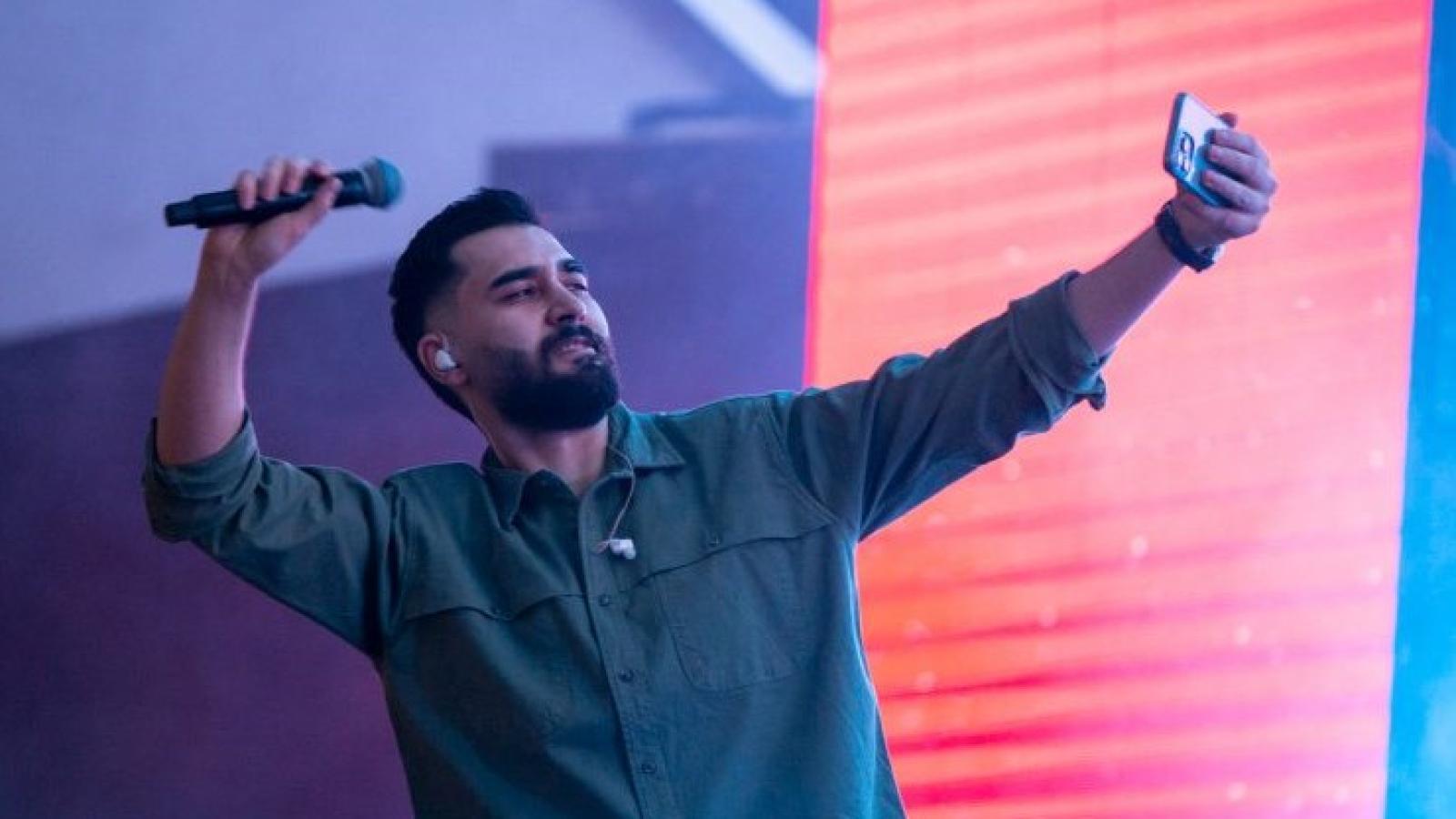 دانلود آهنگ علی یاسینی چراغونی (اجرای زنده)