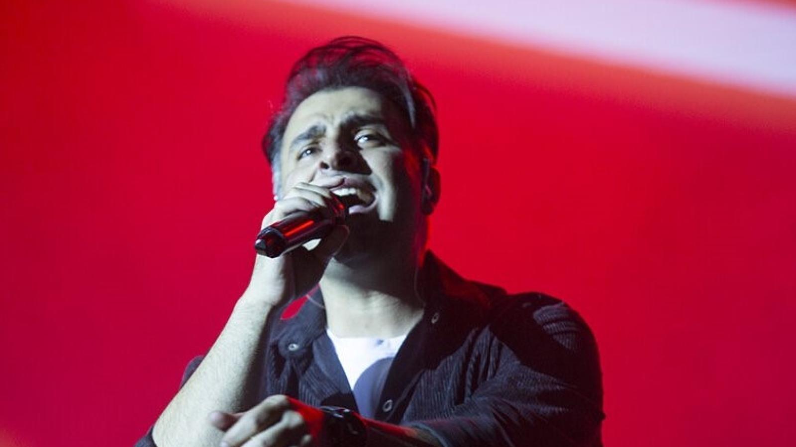 دانلود آهنگ علیرضا طلیسچی پا قدم (اجرای زنده)