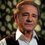 دانلود آهنگ عارف ای ایران ای ایران / هرچی می خوام اسم وطن نیارم باز می بینم جز اون چیزی ندارم