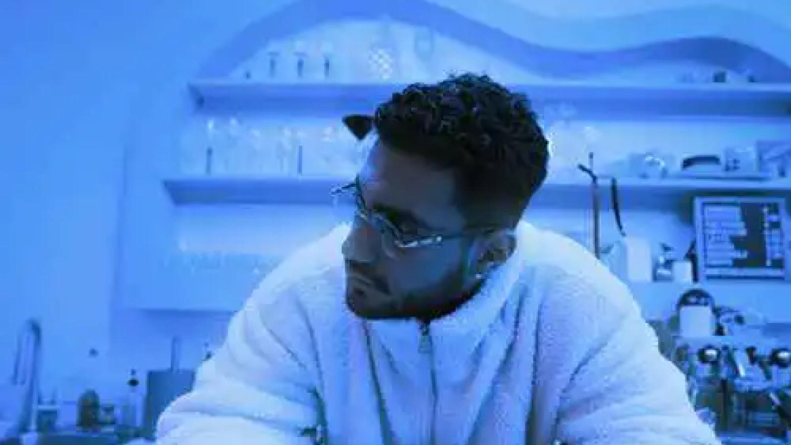 دانلود آهنگ آرموند بی جنبه