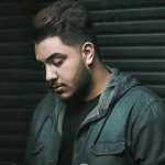 دانلود آهنگ آرون افشار یار قدیمی بی تو پر از خاطره هاتم رفتی از تو بی خبرم من