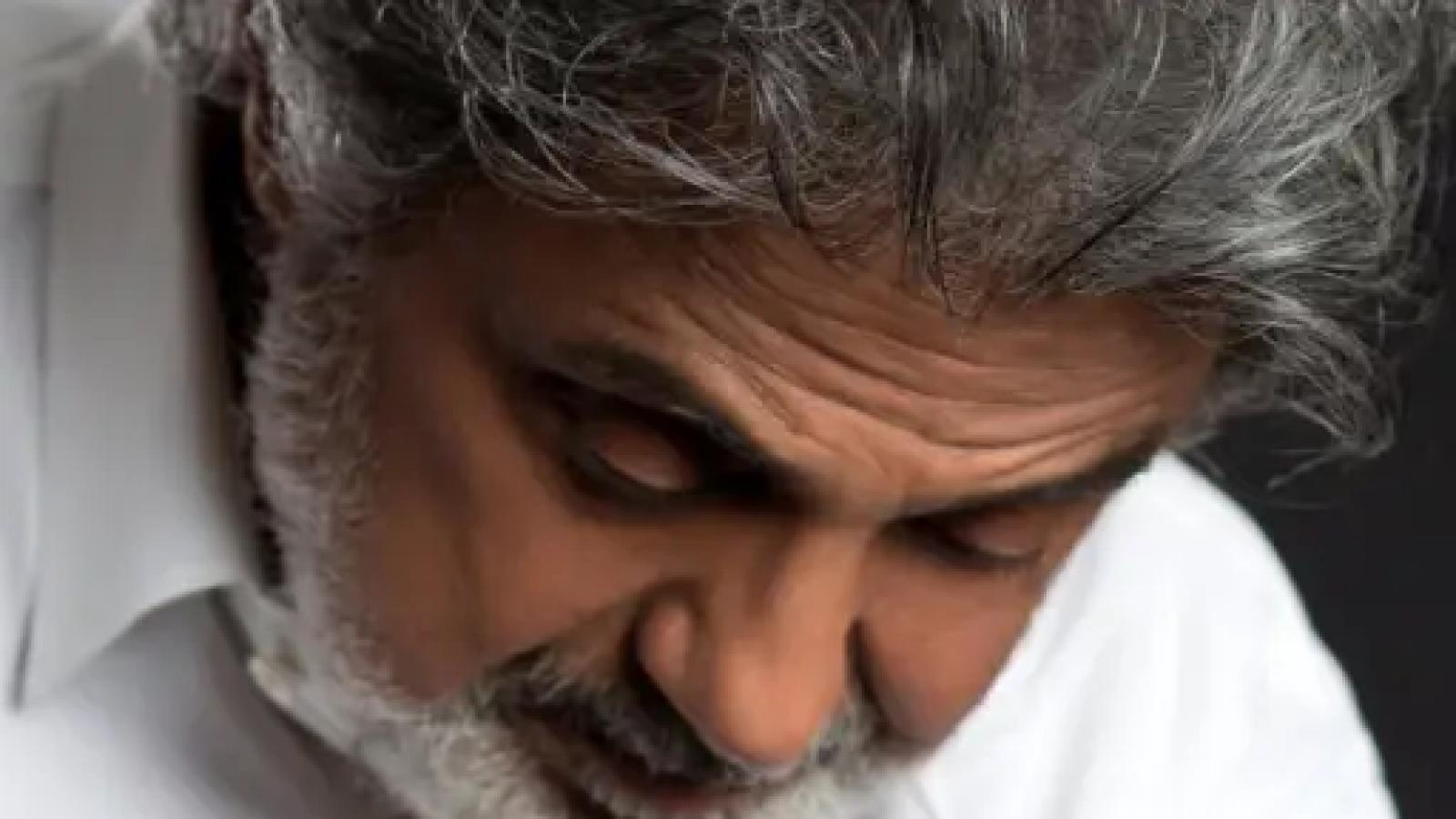 دانلود آهنگ داریوش لالایی {لا لا لا لا بد اوردیم به نامه زندگی مردیم}