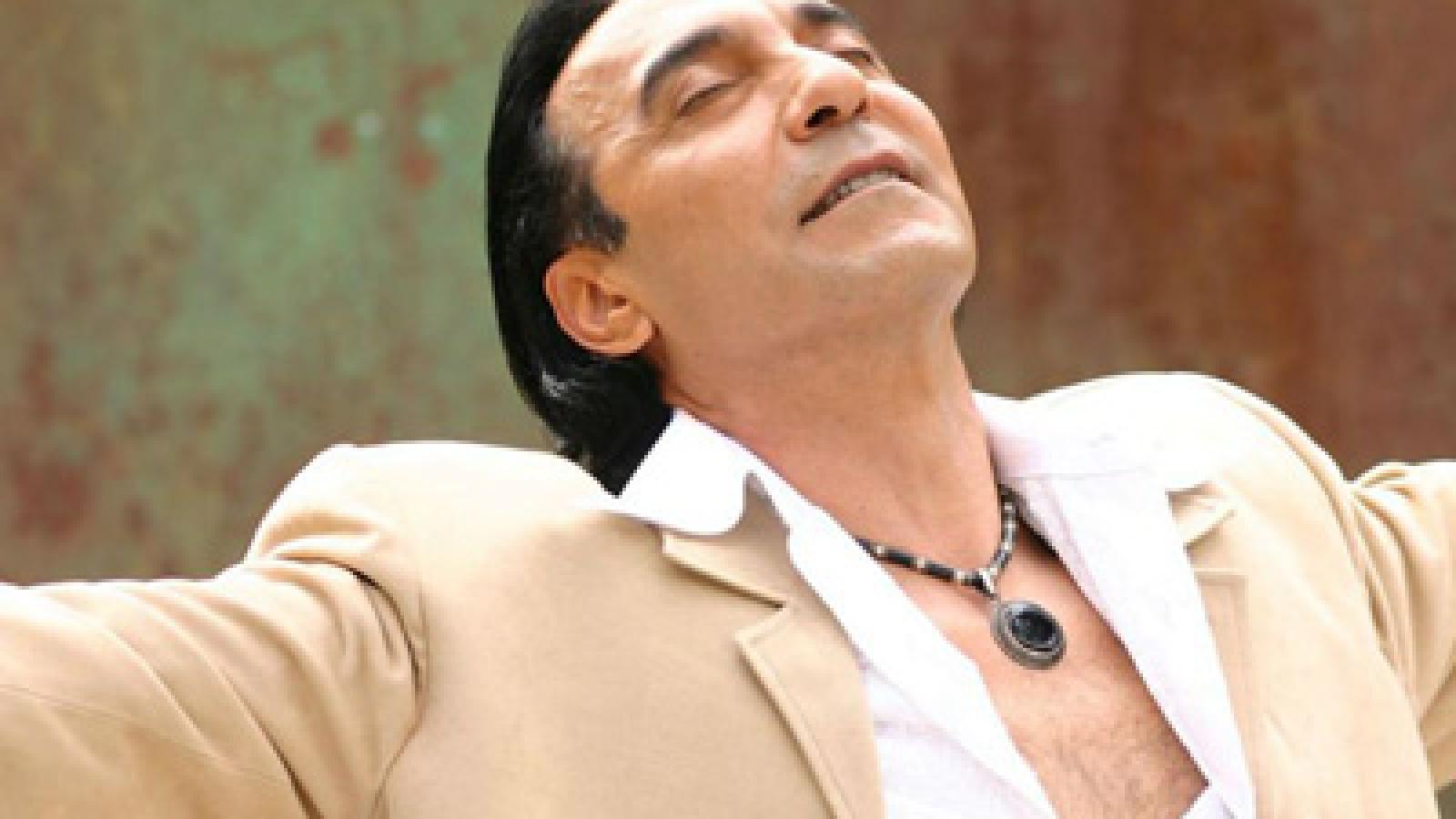 دانلود آهنگ فرامرز آصف عزیزم / توی این شهر بین من و تو کسی نیست غیر من و تو