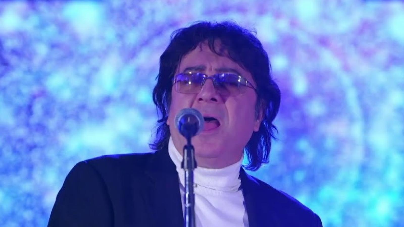 دانلود آهنگ فرشید امین هر شب با تو شبه عشقه با من هر شب با تو بهشته با من