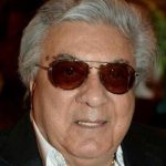 دانلود آهنگ اکبر گلپایگانی وقتی بهاری نیست / وقتی غم دل با گریه هامی ، پروانه خشکید از شاخه هامی