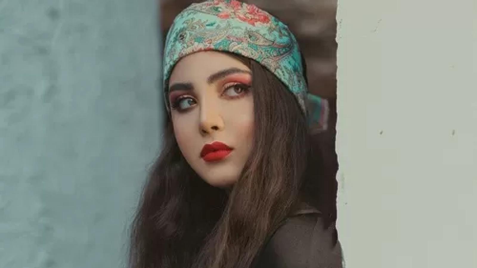 دانلود آهنگ کیمیا چشات یه حالین انگار هوایین انگار که درگیری دردت بگو چیه بدونه حاشیه بگو داری میری