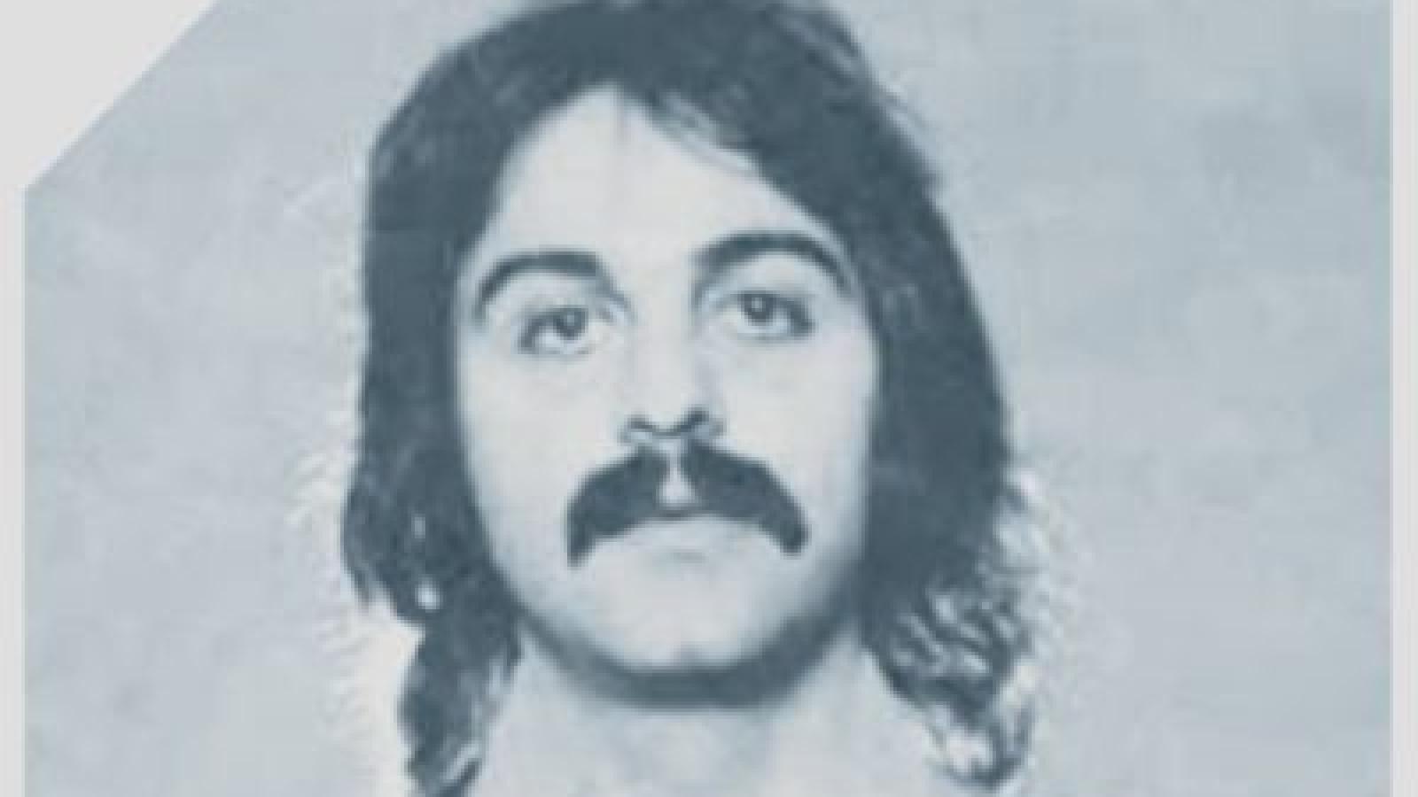 دانلود آهنگ کوروش یغمایی شهر چشمات / تا تو شهر چشمای تو بارون میگیره تو سیل اشکای تو نگام میمیره