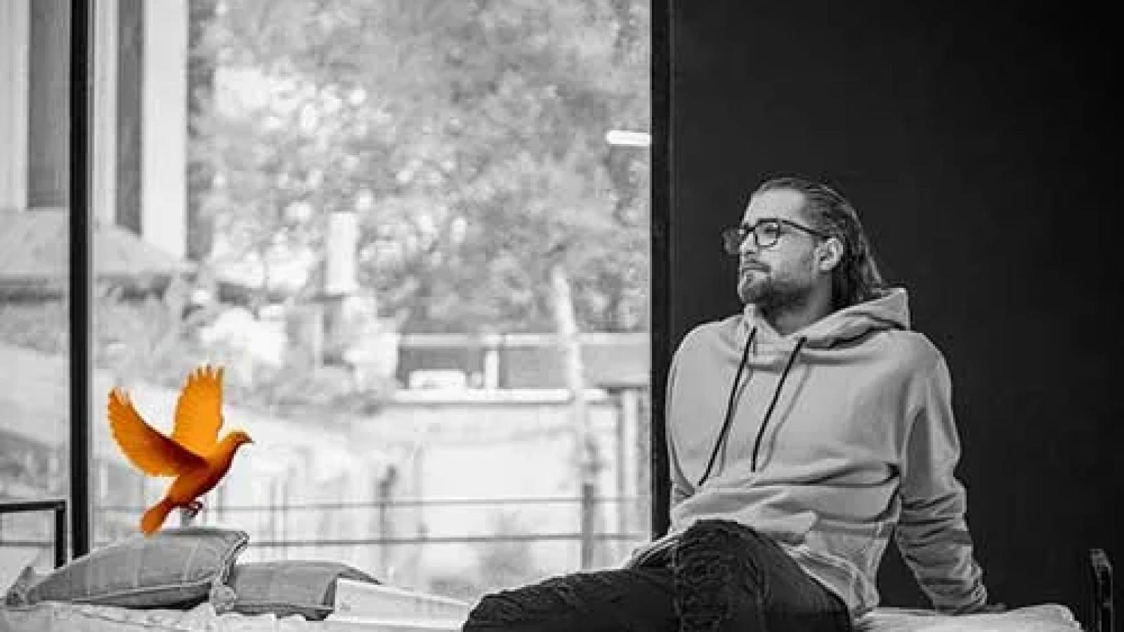 دانلود آهنگ ماکان بند نارنجی / پرواز کرد پرید از رو شونم یه نارنجی ....