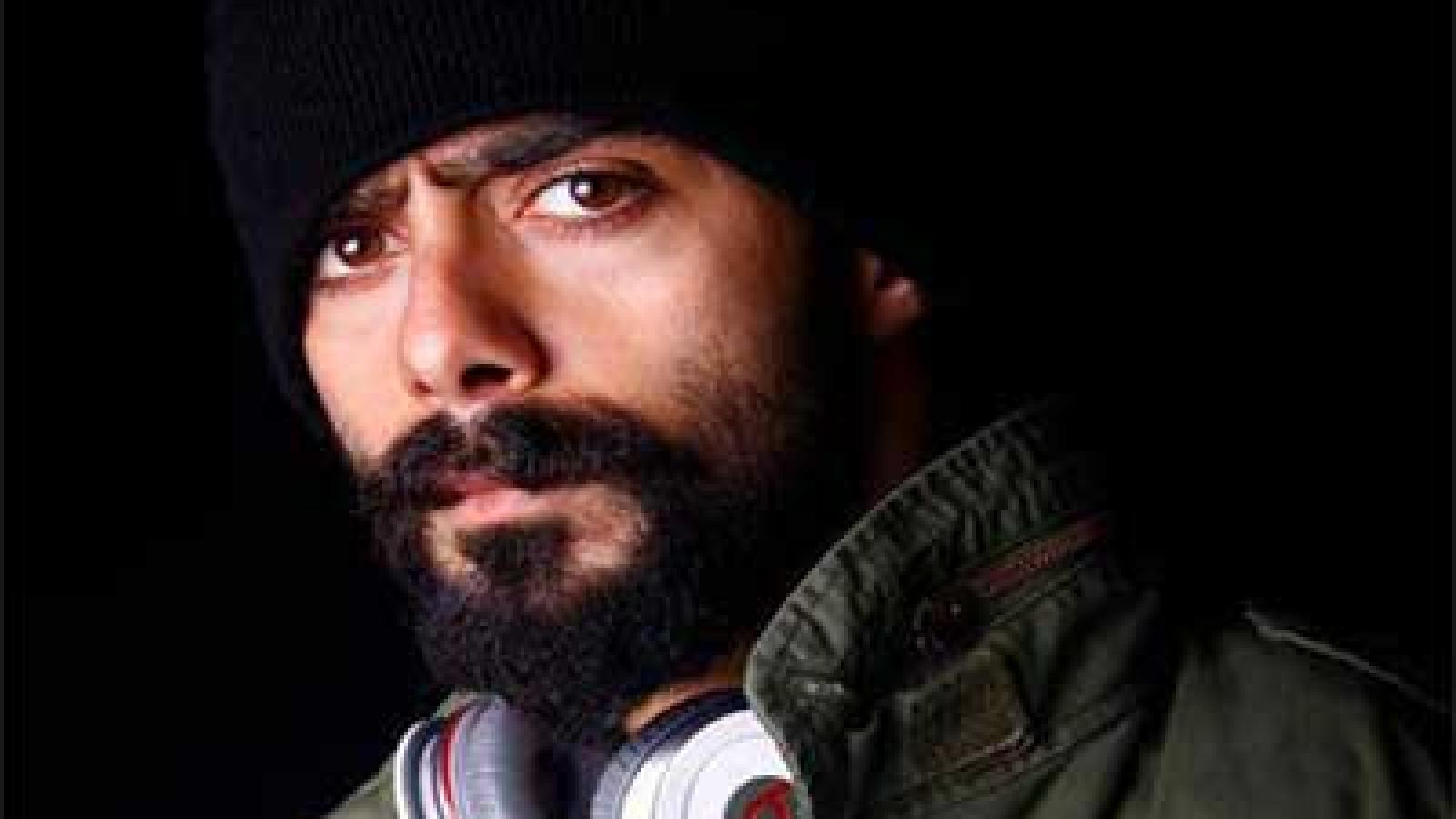 دانلود آهنگ قاف بالاتر 1