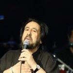 دانلود آهنگ شهرام شب پره وقتی که دستای تو خونمون در میزنه (اجرای زنده)