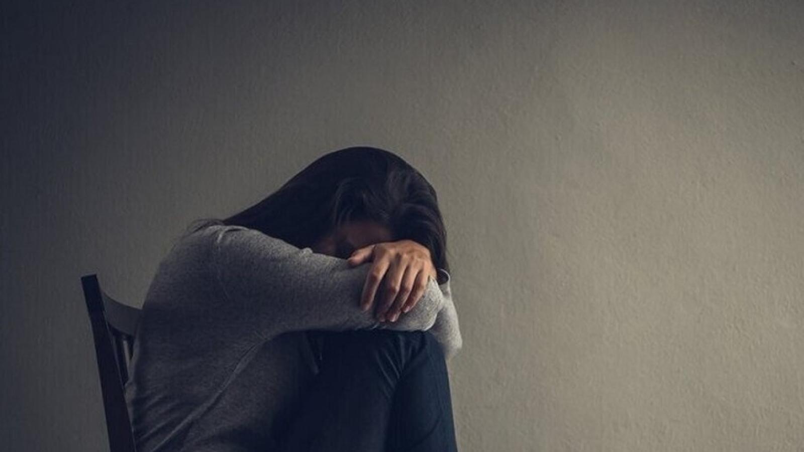 دانلود آهنگ شکیلا غم یار / ز بوی زلف تو مفتونٌم ای گل ز رنگ روی تو دل خونٌم ای گل