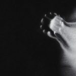 دانلود آهنگ شایع قلعه / میخوام فقط به خودم شبیه بمونم من همینم همین قد بد همینه موودم