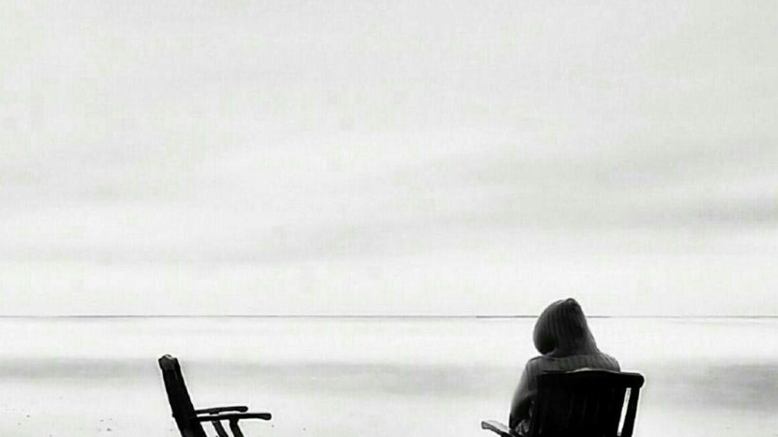 دانللود آهنگ هایده ای بی خبران / در جمع ما ای همسفران داغ و درد صاحب هنران