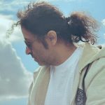 دانلود آهنگ والایار بوی بارون / به تو حسِ من، میشه هِی بیشترو بیشتر زیبایی، شبیه بوی بارون تو بهار