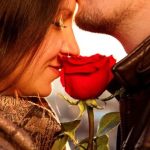 دانلود آهنگ هایده سایه عشق / وای نگو گریه نکن یه عمره بی قرارم عاشق این مستی و شور و حالم