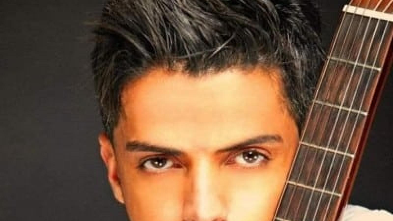 دانلود آهنگ افشین جذاب کی بودی تو خاص کی بودی تو آخر میکشی منو جذابی که اینجوری تو